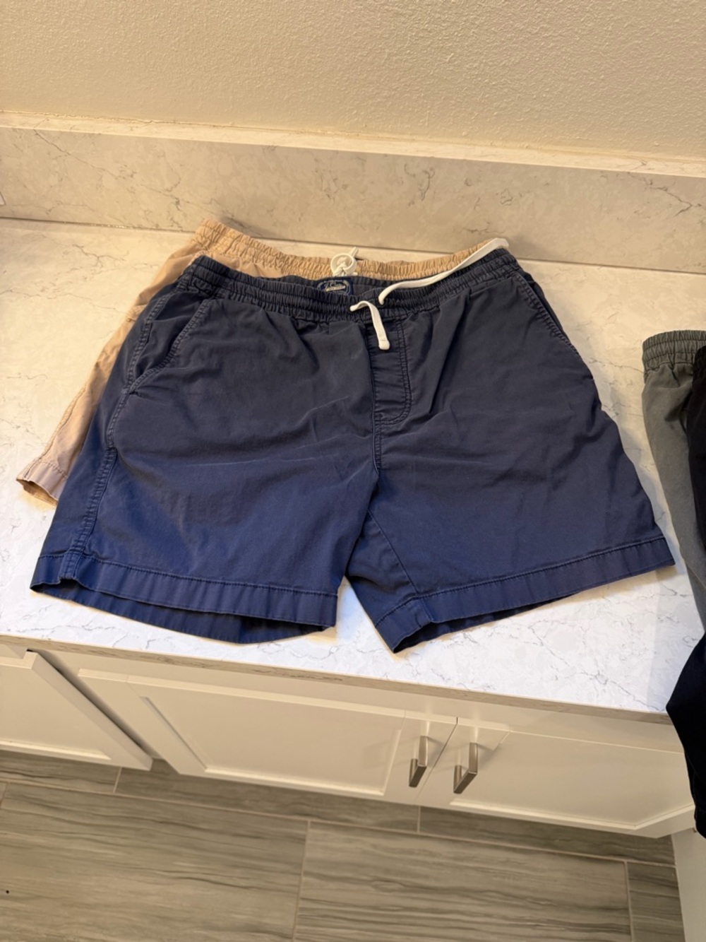 J. Crew Men’s Shorts 4 Pairs Size Medium 6 Inch Inseam - Picture 7 of 9